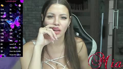 Mia my pvt is open and lovense is active online show from 01.15.25