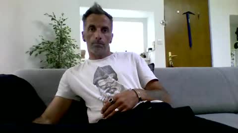 Num online show from 10.25.25