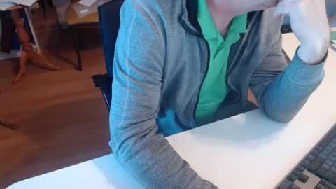 Snapshot of 69pifpaf chatting on 12.05.24 69pifpaf online show from 12.05.24