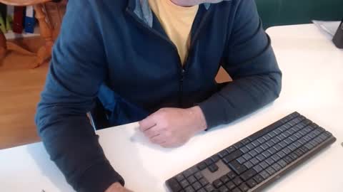 Snapshot of 69pifpaf chatting on 01.12.25 69pifpaf online show from 01.12.25