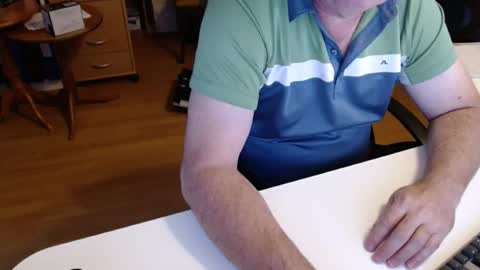 Snapshot of 69pifpaf chatting on 10.27.25 69pifpaf online show from 10.27.25