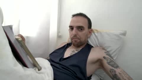 Snapshot of 6sundros chatting on 09.23.25 Suny online show from 09.23.25