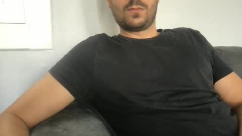 Snapshot of 6tu chatting on 09.20.25 6tu online show from 09.20.25