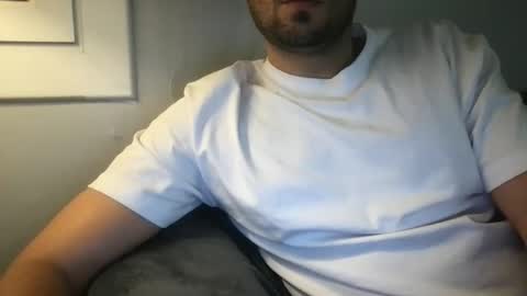 Snapshot of 6tu chatting on 10.30.25 6tu online show from 10.30.25