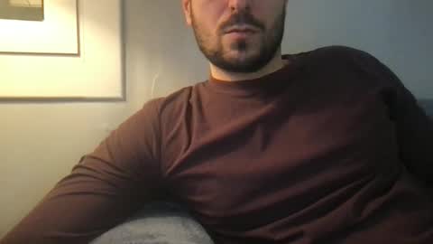 Snapshot of 6tu chatting on 12.17.25 6tu online show from 12.17.25