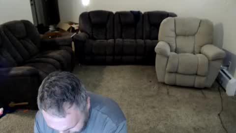 Snapshot of 7_inch_hole_punch chatting on 12.14.24 7inch hole punch online show from 12.14.24