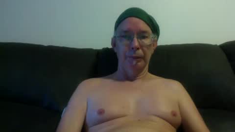 Snapshot of 808dred chatting on 12.08.24 808dred online show from 12.08.24