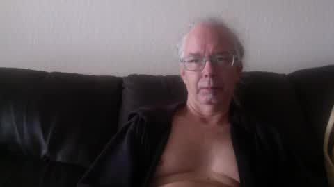 Snapshot of 808dred chatting on 02.07.25 808dred online show from 02.07.25