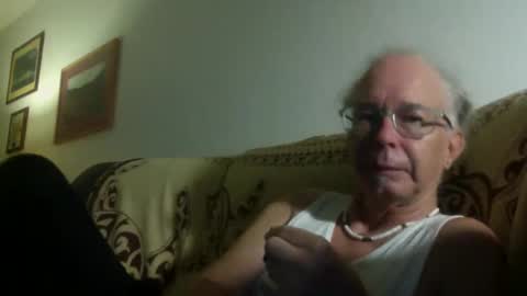 Snapshot of 808dred chatting on 03.10.25 808dred online show from 03.10.25