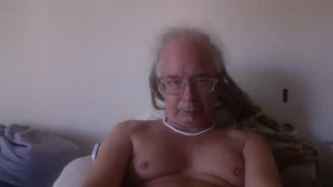 Snapshot of 808dred chatting on 09.19.25 808dred online show from 09.19.25