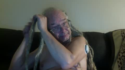 Snapshot of 808dred chatting on 10.01.25 808dred online show from 10.01.25