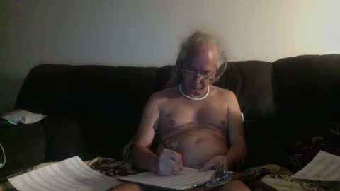 Snapshot of 808dred chatting on 10.03.25 808dred online show from 10.03.25