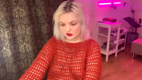 Snapshot of 80s_brat chatting on 01.06.25 Ivy online show from 01.06.25