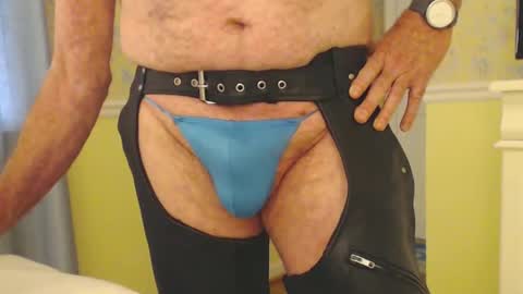 Snapshot of 8385 chatting on 12.22.24 8385 online show from 12.22.24