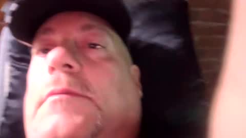 Snapshot of 8bottomfeeder8 chatting on 10.04.25 8bottomfeeder8 online show from 10.04.25