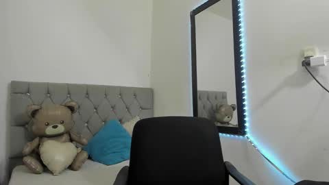 Snapshot of _1dereck chatting on 02.18.26 DERECK online show from 02.18.26