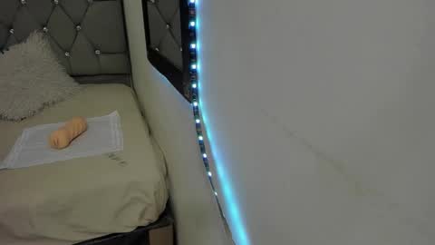 Snapshot of _1dereck chatting on 02.24.26 DERECK online show from 02.24.26