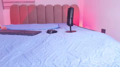  abby rouss online show from 11.21.25