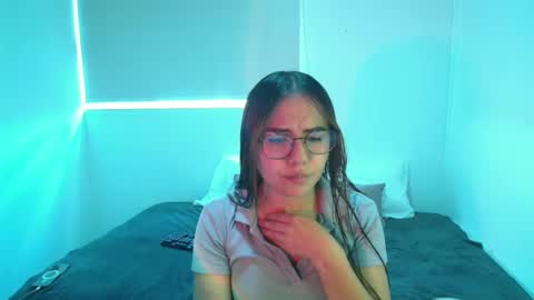 Snapshot of _abbyyyy_ chatting on 09.24.25 abby 3 online show from 09.24.25