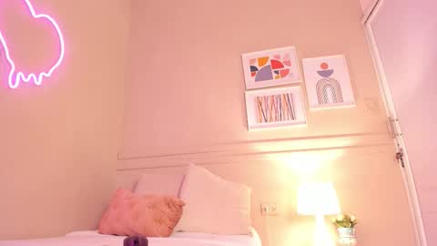 _aleja_x online show from 10.21.25