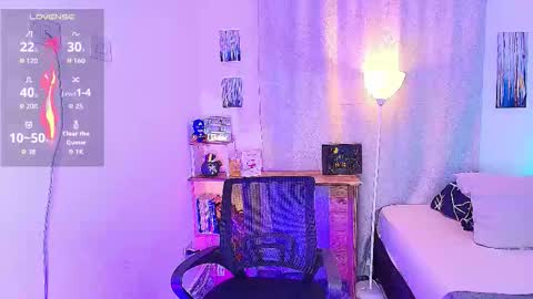 Snapshot of _alex_carter chatting on 10.17.25 alex carter online show from 10.17.25