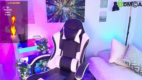 Snapshot of _alex_carter chatting on 10.30.25 alex carter online show from 10.30.25