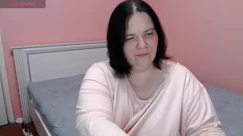 _alexandra_ray_ online show from 10.04.25