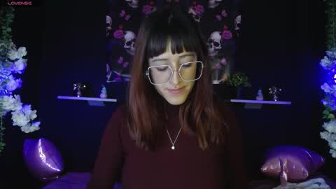 Snapshot of _alhanna chatting on 11.25.25 Alhanna online show from 11.25.25