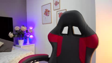 Snapshot of _aliice_1 chatting on 12.26.24 Alice online show from 12.26.24