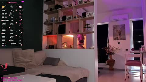 Mia online show from 01.16.25