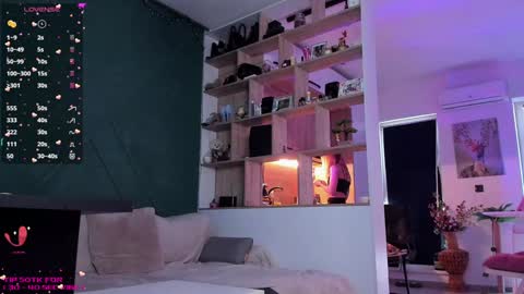 Mia online show from 01.17.25