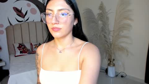 Allondra  online show from 01.05.25