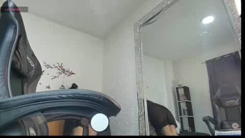 Snapshot of _anais_lanz chatting on 07.19.26 Anais online show from 07.19.26