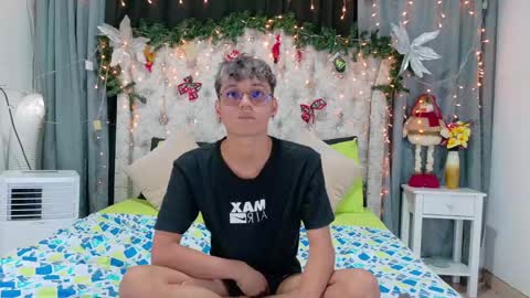 Snapshot of _andrew_williams chatting on 12.20.24 Andres online show from 12.20.24