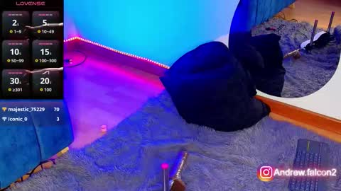 Snapshot of _andrewfalcon2 chatting on 10.16.25 _andrewfalcon2 online show from 10.16.25