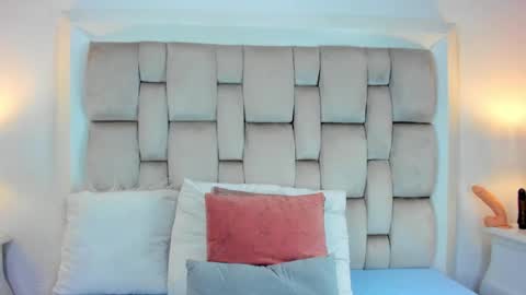 Angel Azul online show from 12.26.24