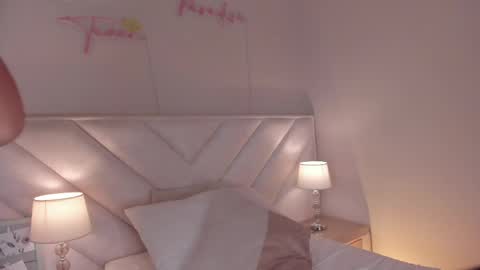 Snapshot of _angela_x chatting on 05.28.26 ngela online show from 05.28.26