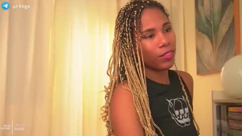 Snapshot of _angeleyes chatting on 11.04.25 Angie - online show from 11.04.25