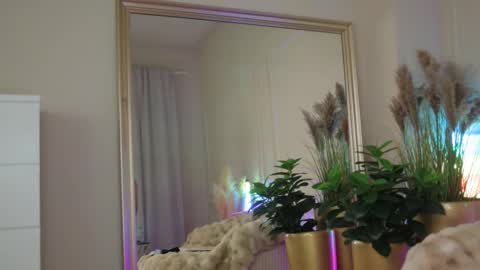 Snapshot of _anna_bloom chatting on 03.13.26 Anna online show from 03.13.26