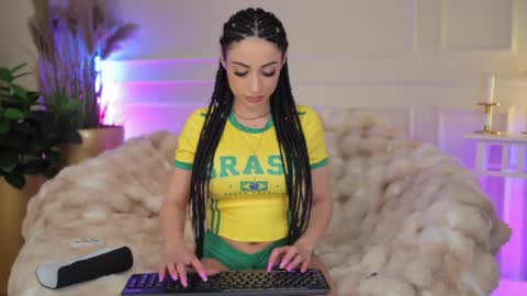 Snapshot of _anna_bloom chatting on 04.02.26 Anna online show from 04.02.26