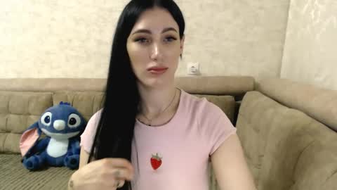 Snapshot of _annacutes chatting on 06.13.26 Anna online show from 06.13.26