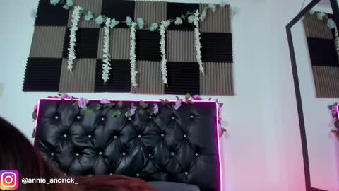 Annie Andrick online show from 04.15.26