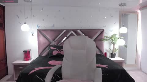 antonnela online show from 12.19.25