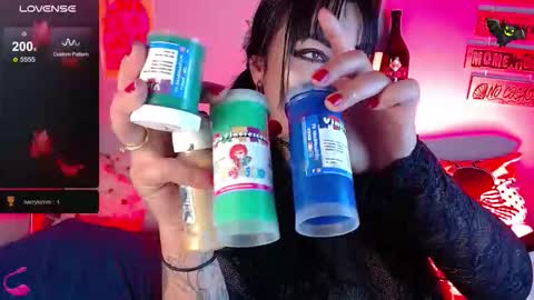 Snapshot of _any_ducan_ chatting on 12.20.25 Angie online show from 12.20.25