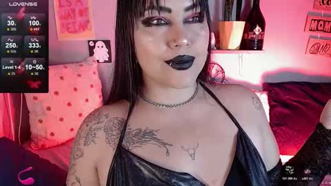 Snapshot of _any_ducan_ chatting on 01.15.26 Angie online show from 01.15.26