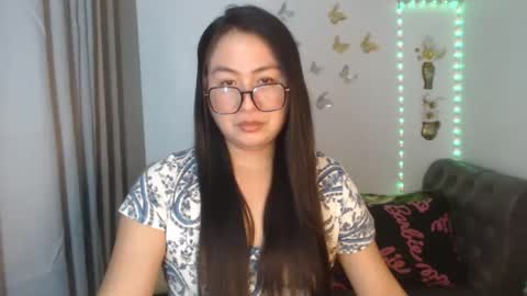 Snapshot of _arah chatting on 09.19.25 arah online show from 09.19.25