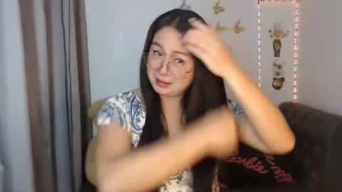 Snapshot of _arah chatting on 09.29.25 arah online show from 09.29.25