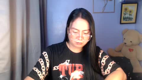 Snapshot of _arah chatting on 06.21.26 arah online show from 06.21.26