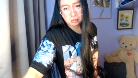 Snapshot of _arah chatting on 06.24.26 arah online show from 06.24.26