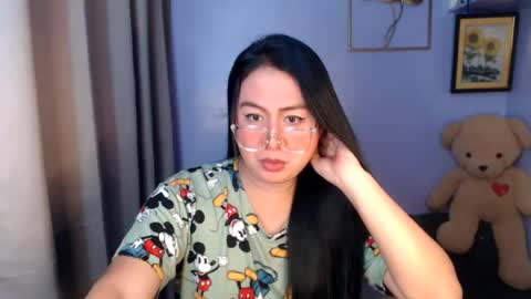 Snapshot of _arah chatting on 06.27.26 arah online show from 06.27.26